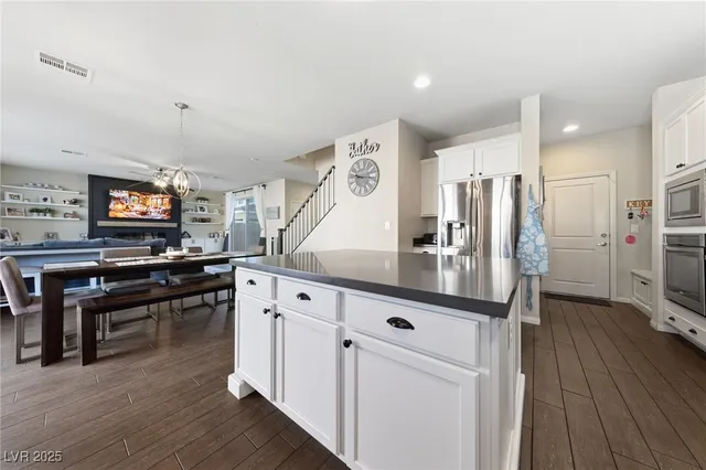 $575,000 | 8011 Calico Mesa Street, Las Vegas, NV 89166