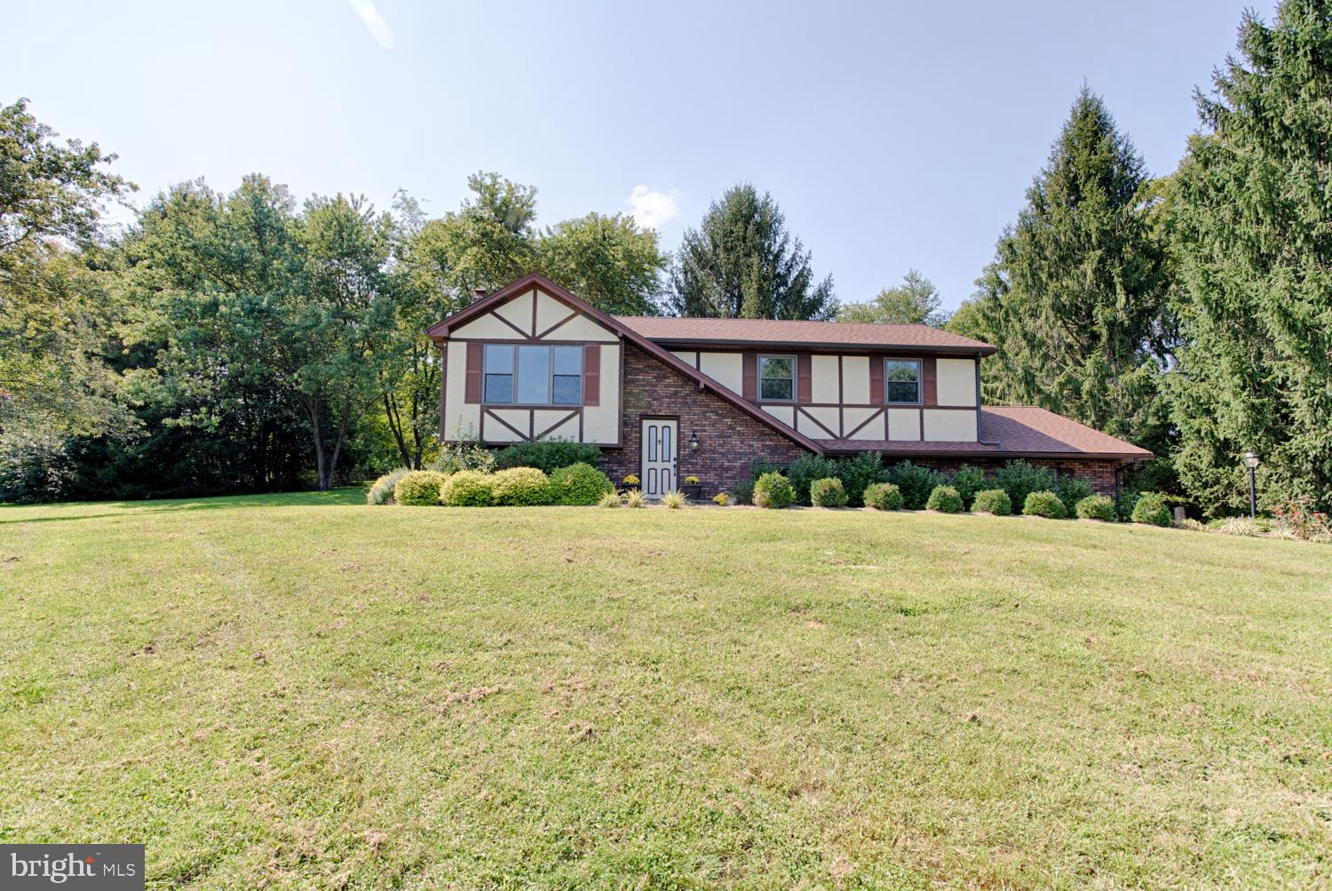 711 North Manor Road Elverson, PA 19520 - Photo 1 of 29 Front Exterior