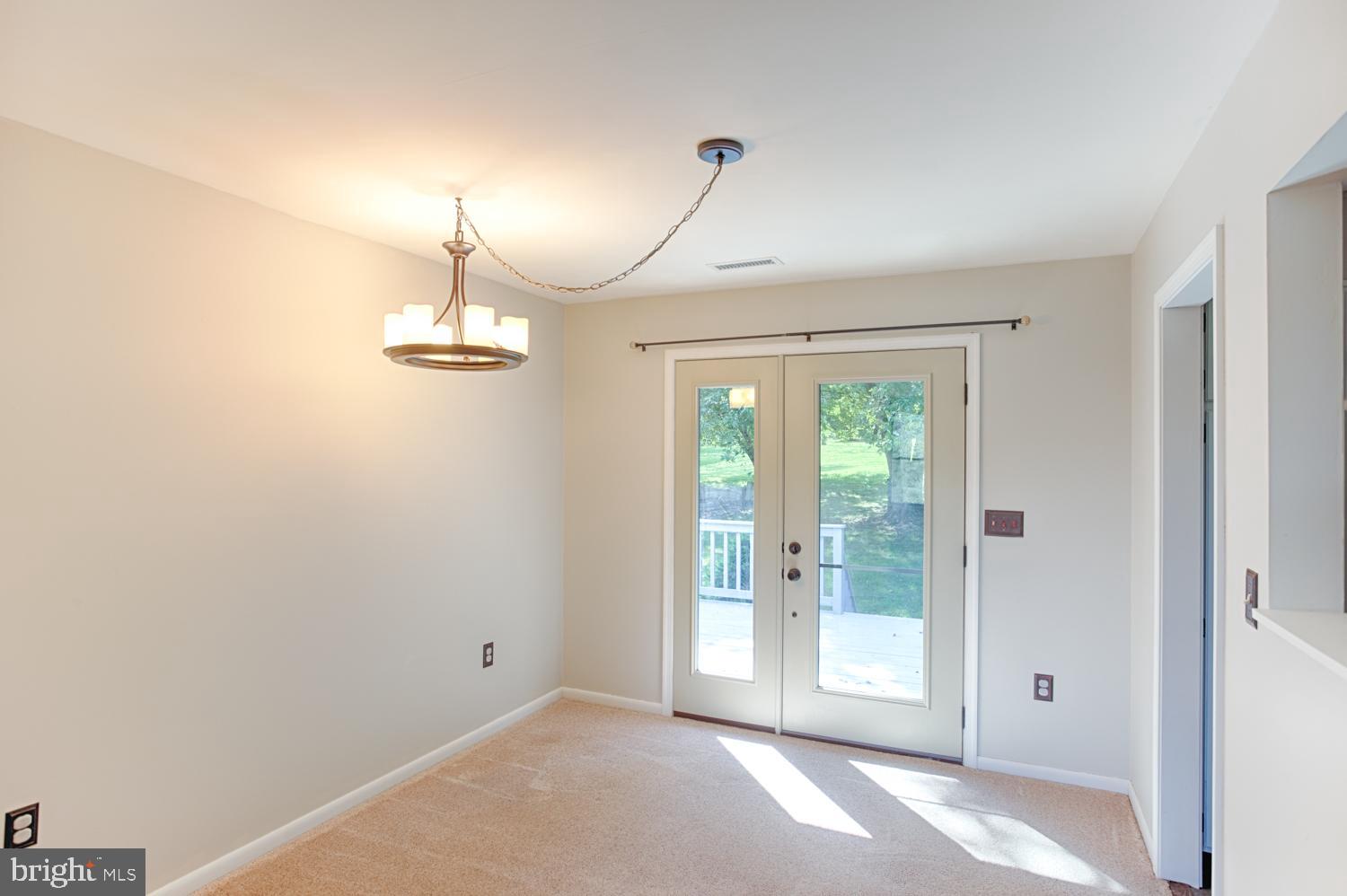 711 North Manor Road Elverson, PA 19520 - Photo 11 of 29 Dining Room