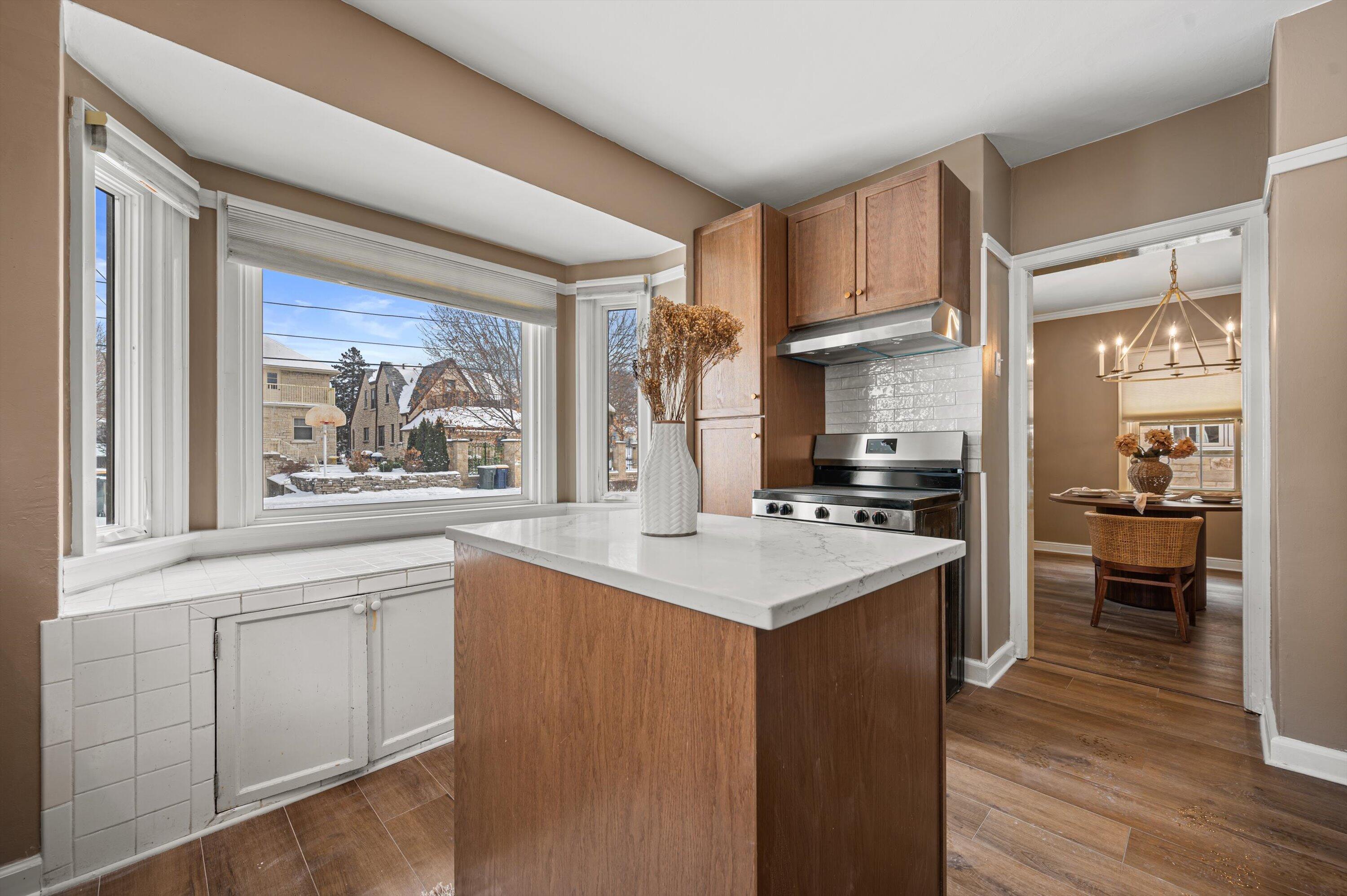 862 South 77th Street West Allis, WI 53214 - Photo 7 of 24 04-DSC8712