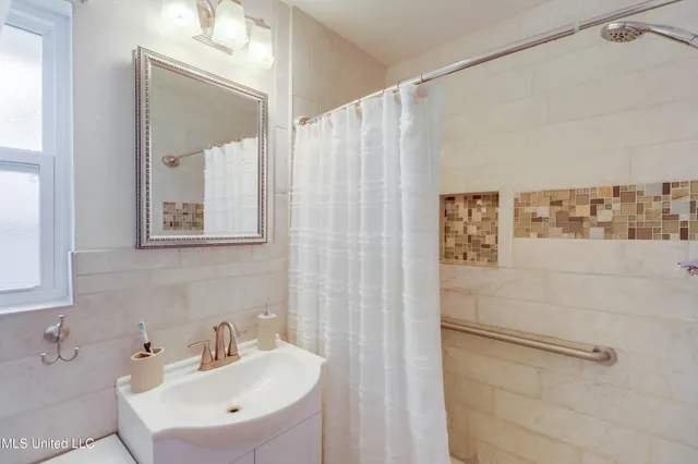 $1,800 | 251 Santini Street, Biloxi, MS 39530