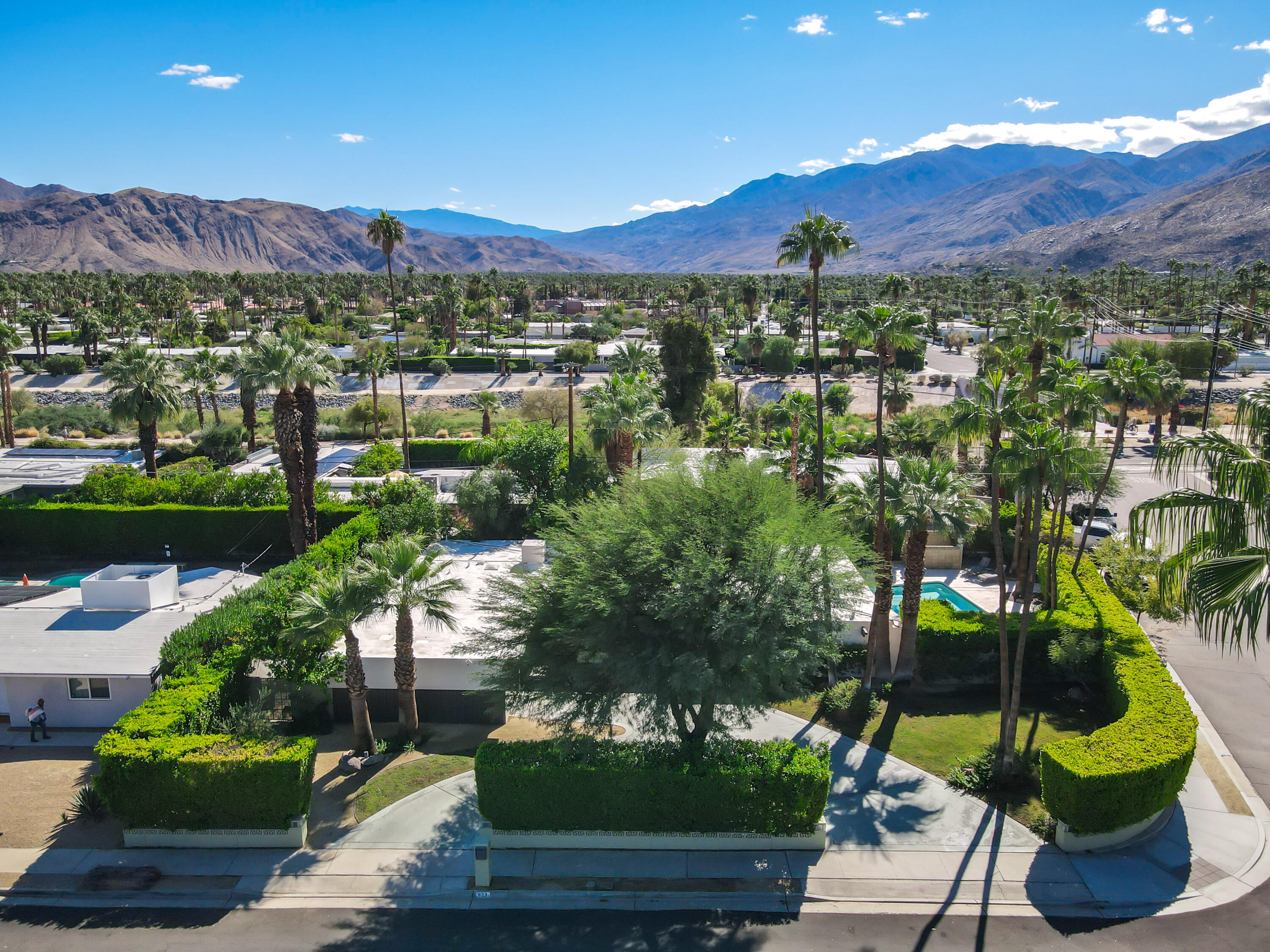 823 San Lucas Road Palm Springs, CA 92264 - Photo 69 of 71 a view of a city with a lake view
