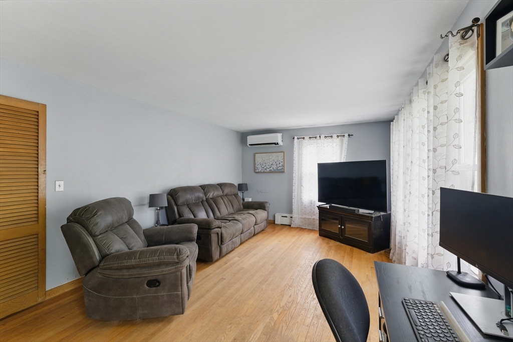 141 Harkness Avenue Springfield, MA 01118 - Photo 4 of 29 Gallery Image 4