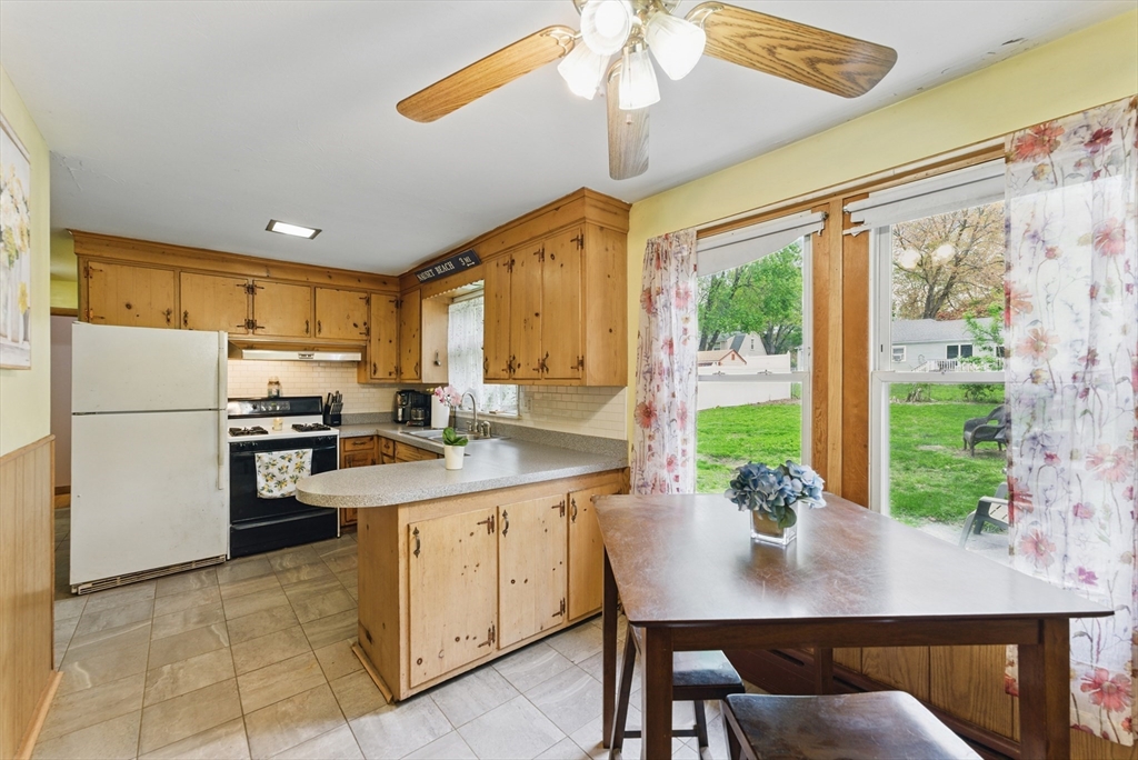 141 Harkness Avenue Springfield, MA 01118 - Photo 8 of 29 Gallery Image 8