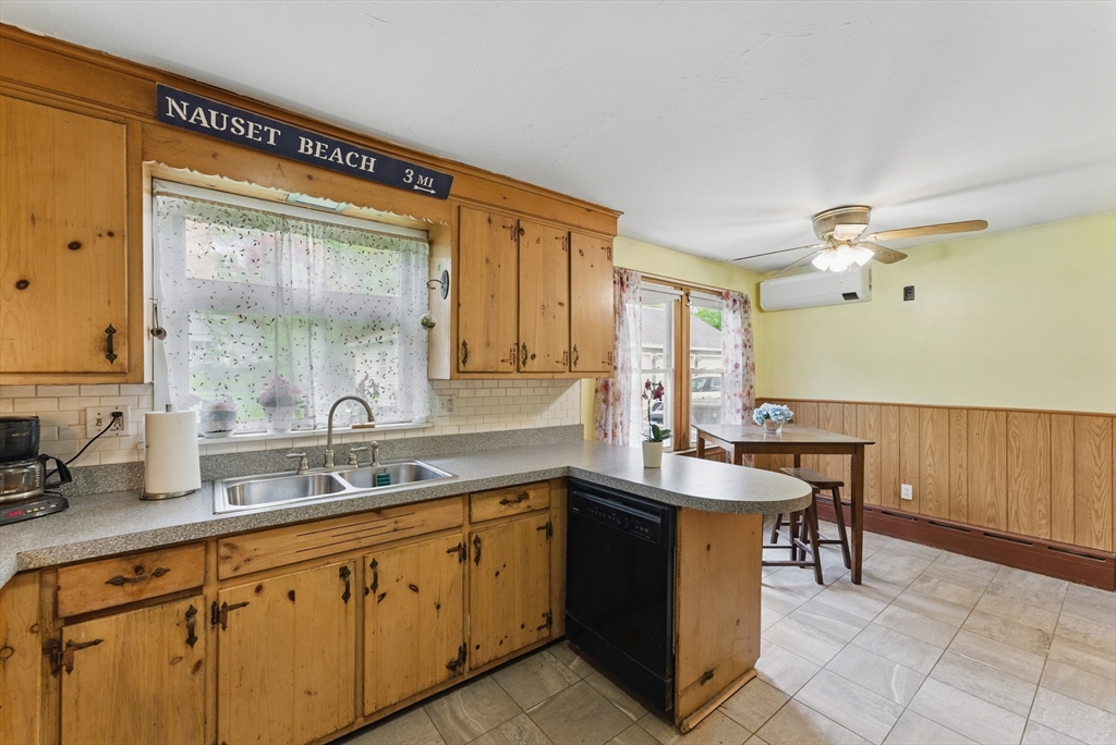 141 Harkness Avenue Springfield, MA 01118 - Photo 10 of 29 Gallery Image 10