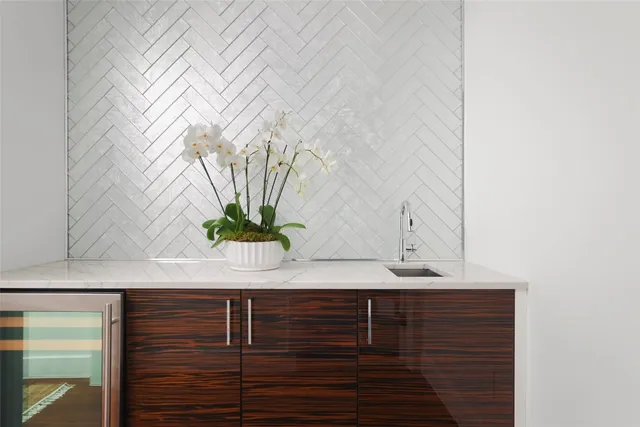 a close view of sink and tap