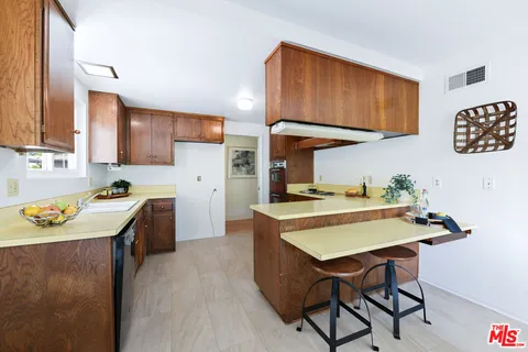 $775,000 | 884 Boxthorn Avenue, Newbury Park, CA 91320