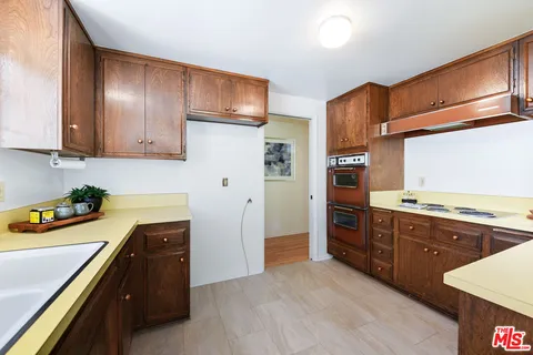 $775,000 | 884 Boxthorn Avenue, Newbury Park, CA 91320