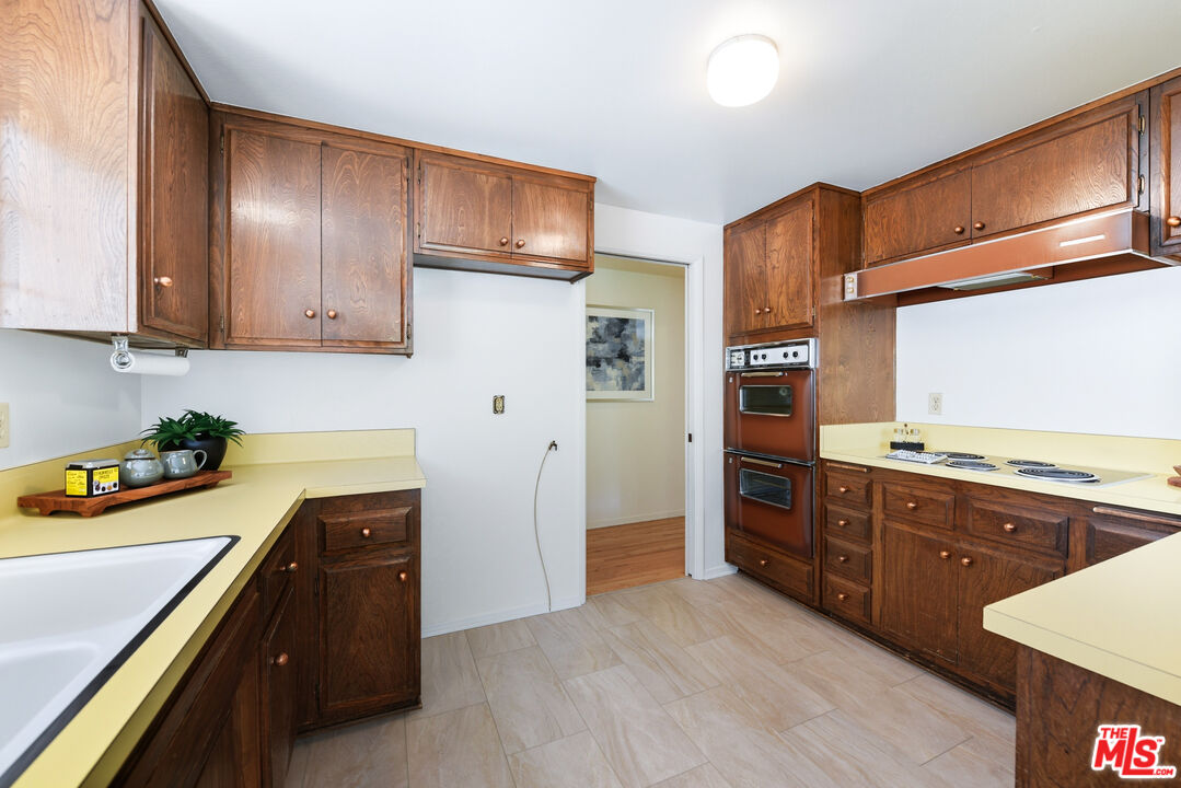 884 Boxthorn Avenue Newbury Park, CA 91320 - Photo 12 of 46