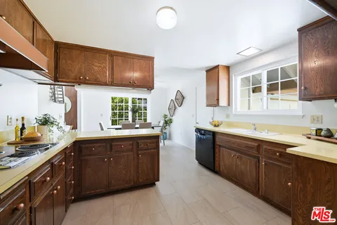 $775,000 | 884 Boxthorn Avenue, Newbury Park, CA 91320