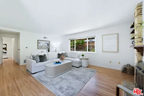 $775,000 | 884 Boxthorn Avenue, Newbury Park, CA 91320