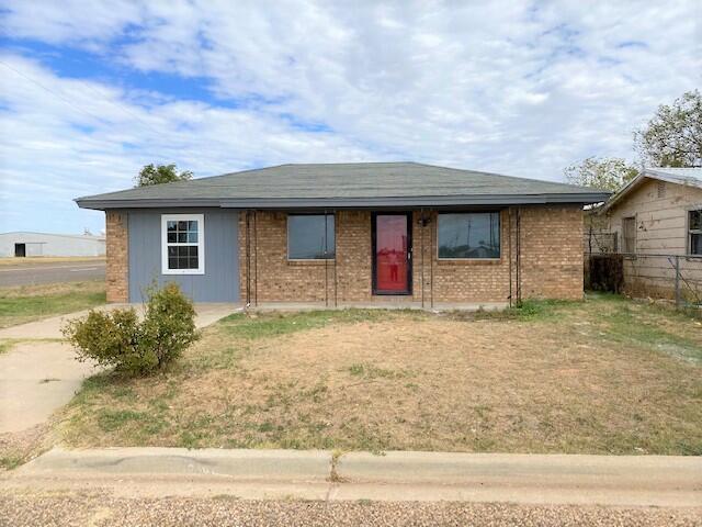 322 Ave B Ralls, TX 79357 - Photo 1 of 10 image1 (7)
