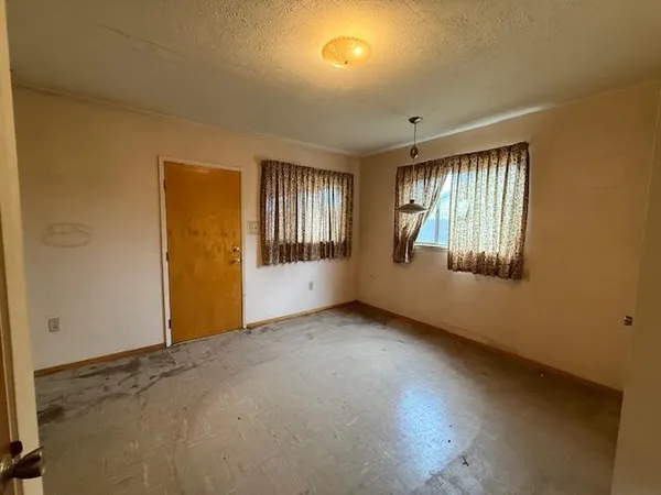 $275,000 | 207 Howard Street, Clovis, CA 93612