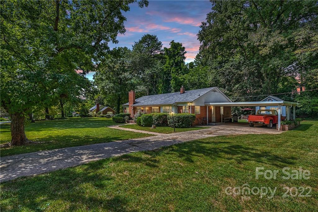 1531 Crystal Road Charlotte, NC 28205 - Photo 2 of 24 Gallery Image 2