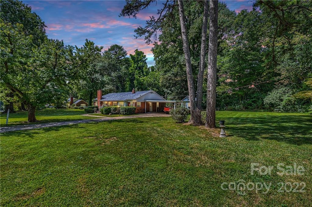 1531 Crystal Road Charlotte, NC 28205 - Photo 3 of 24 Gallery Image 3
