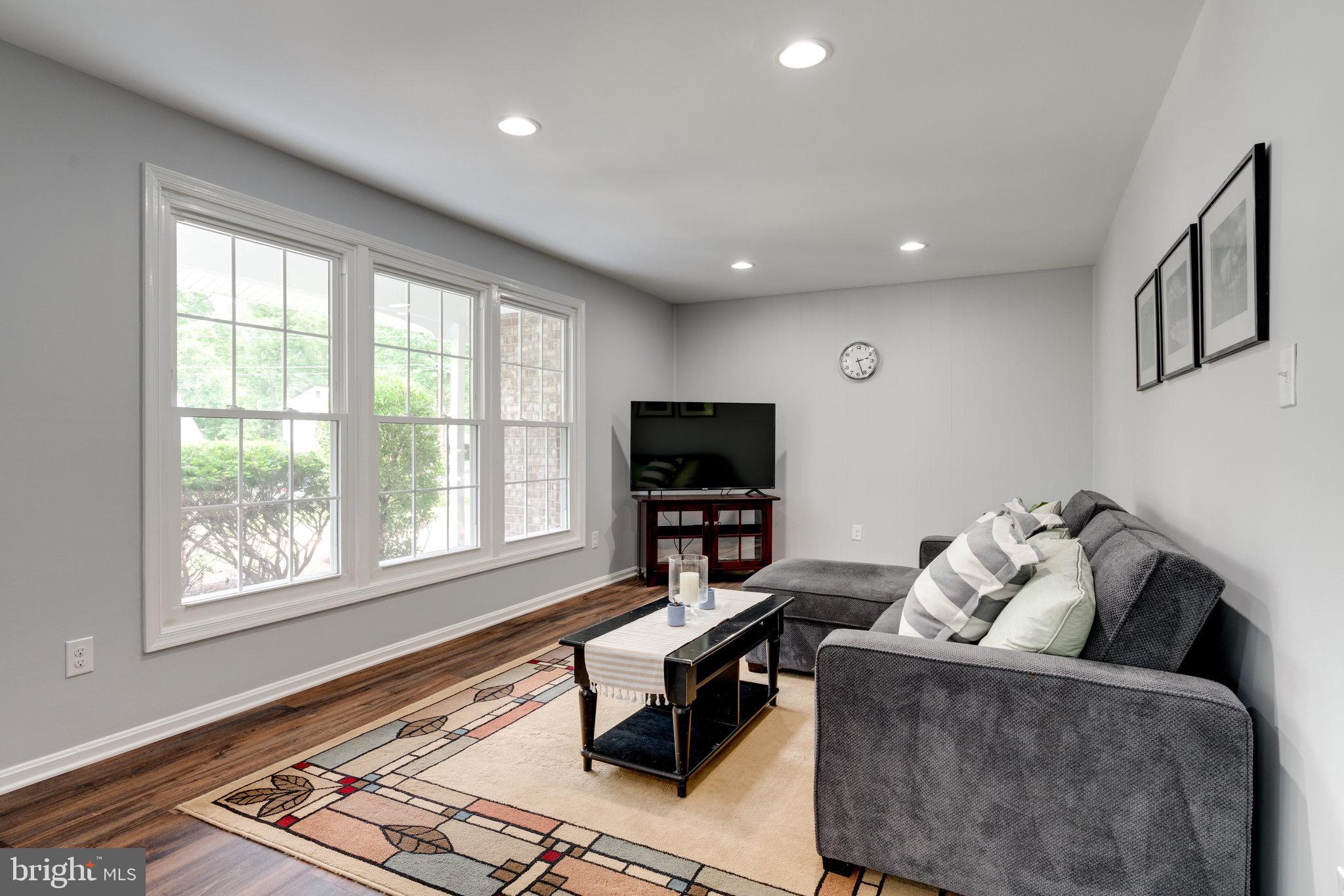 8515 Durham Court Springfield, VA 22151 - Photo 8 of 52