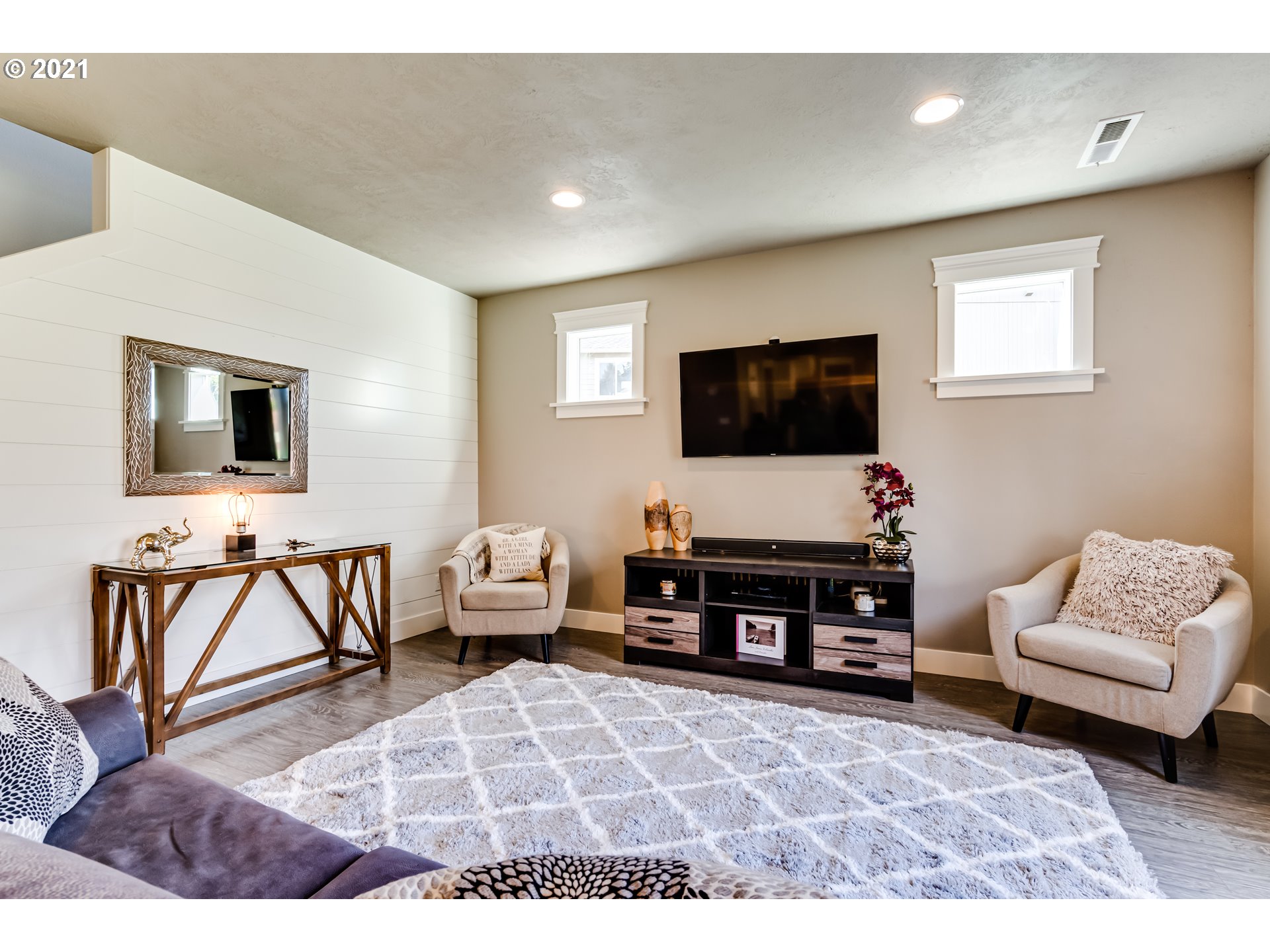 934 South 55th Street Springfield, OR 97478 - Photo 4 of 32
