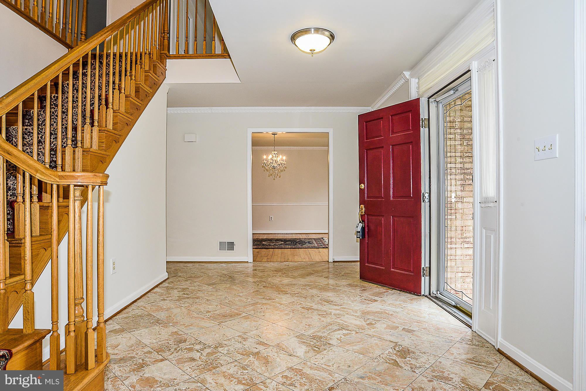8664 Center Road Springfield, VA 22152 - Photo 2 of 30 Interior (General)