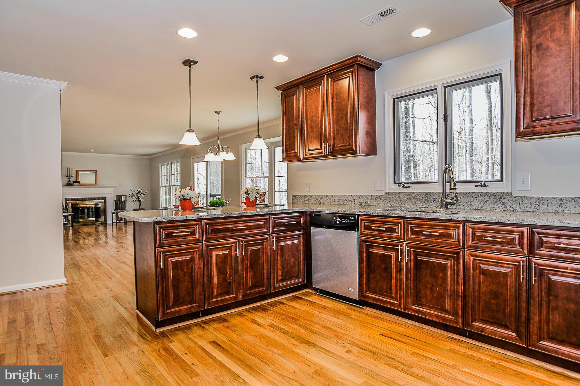 8664 Center Road Springfield, VA 22152 - Photo 11 of 30 Kitchen
