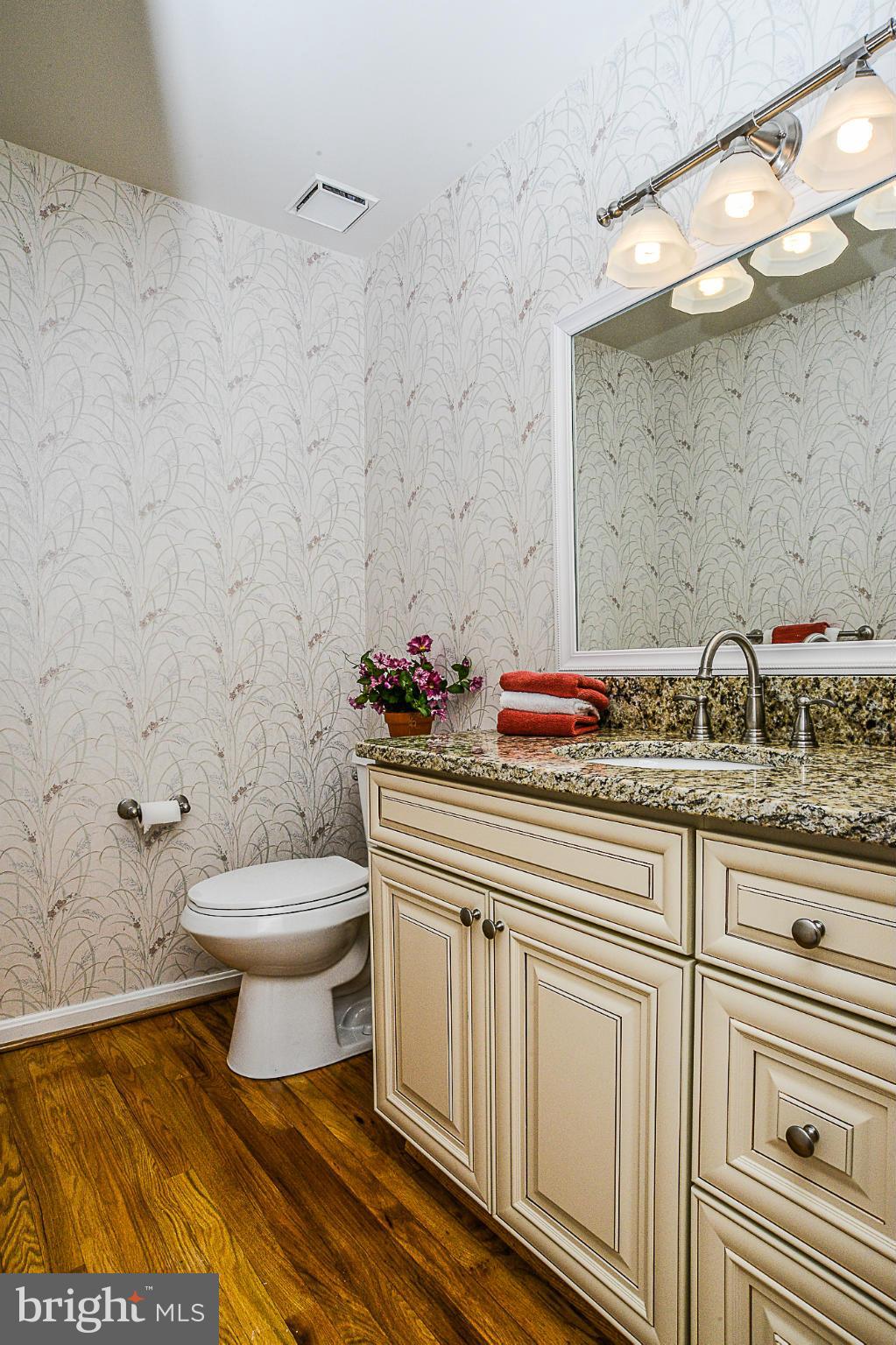 8664 Center Road Springfield, VA 22152 - Photo 12 of 30 Bath