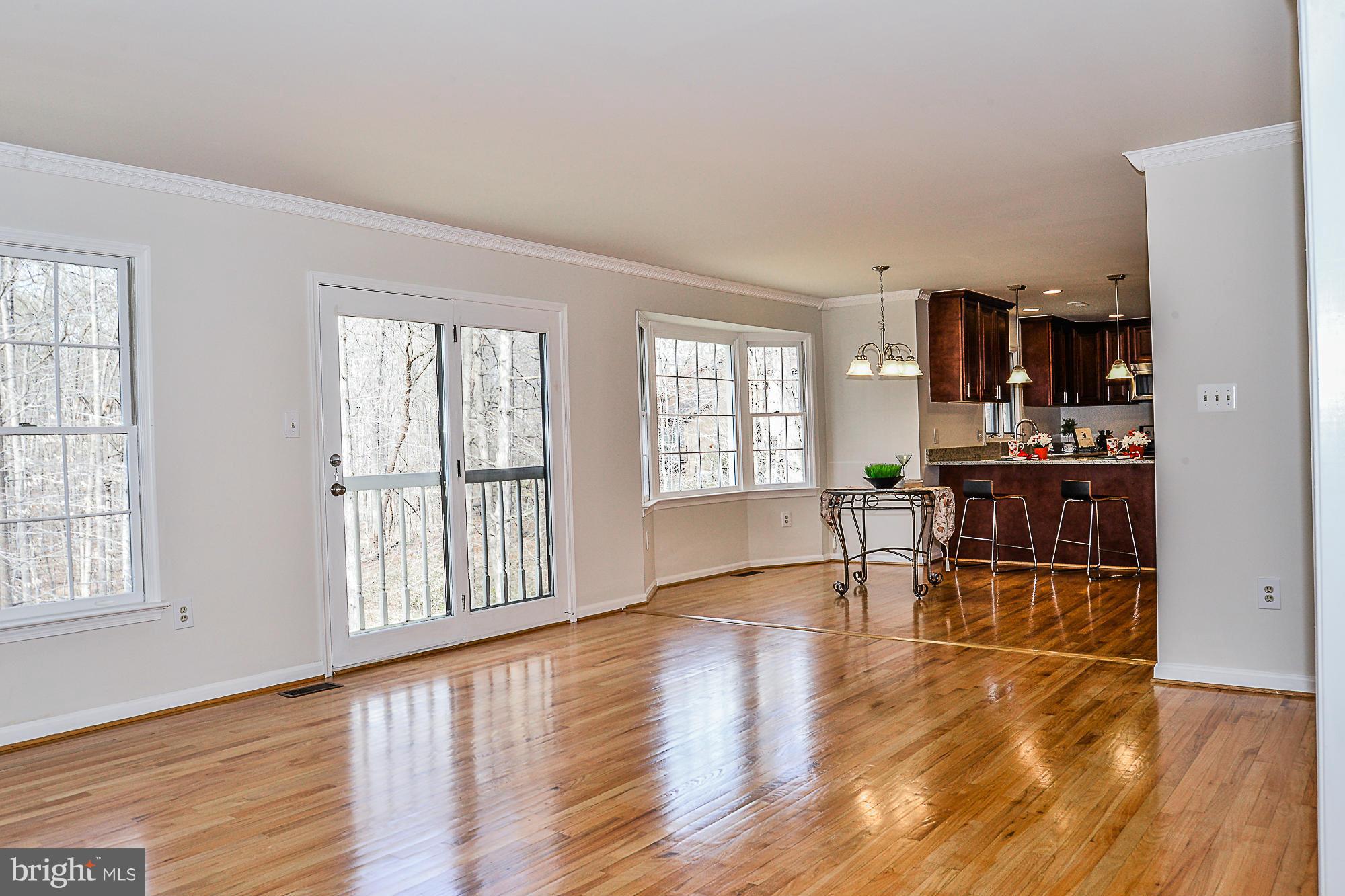 8664 Center Road Springfield, VA 22152 - Photo 6 of 30 Family Room