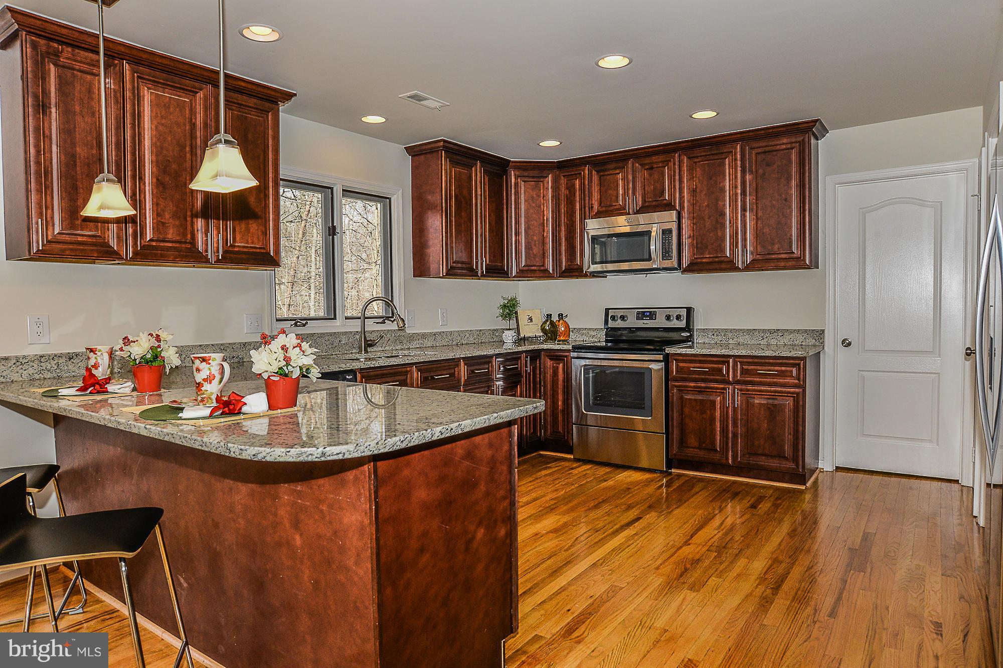 8664 Center Road Springfield, VA 22152 - Photo 9 of 30 Kitchen