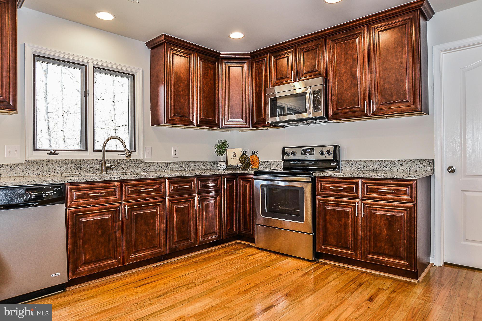8664 Center Road Springfield, VA 22152 - Photo 10 of 30 Kitchen