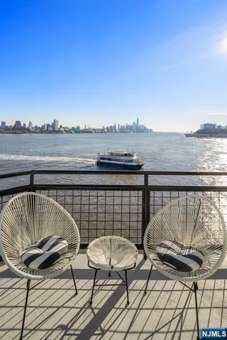 $6,500,000 | 600 Harbor Boulevard, Unit 107981, Weehawken, NJ 07086