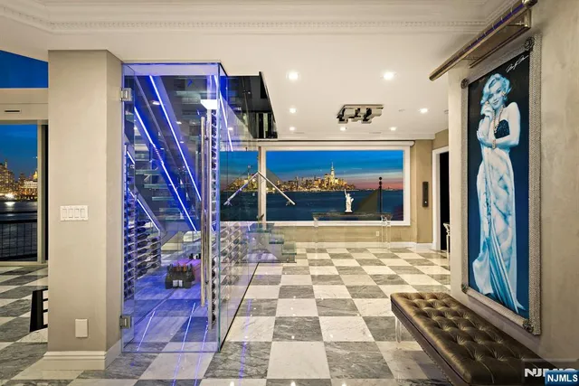 $6,500,000 | 600 Harbor Boulevard, Unit 107981, Weehawken, NJ 07086