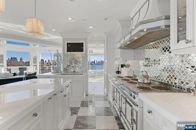 $6,500,000 | 600 Harbor Boulevard, Unit 107981, Weehawken, NJ 07086