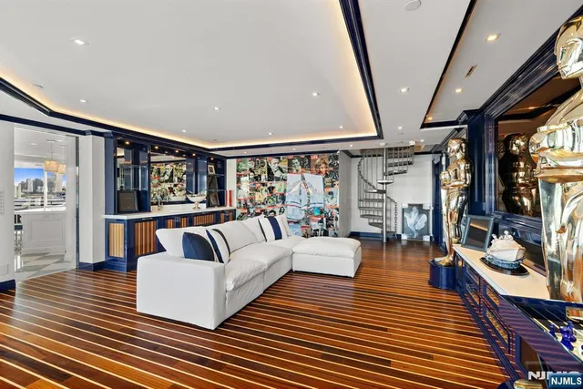 $6,500,000 | 600 Harbor Boulevard, Unit 107981, Weehawken, NJ 07086