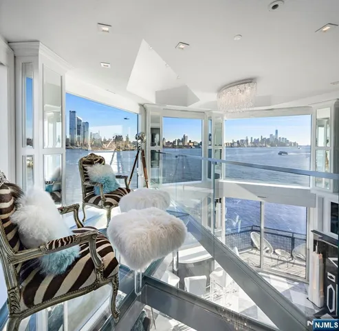 $6,500,000 | 600 Harbor Boulevard, Unit 107981, Weehawken, NJ 07086