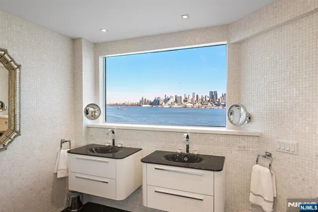 $6,500,000 | 600 Harbor Boulevard, Unit 107981, Weehawken, NJ 07086