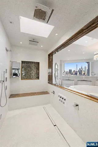 $6,500,000 | 600 Harbor Boulevard, Unit 107981, Weehawken, NJ 07086