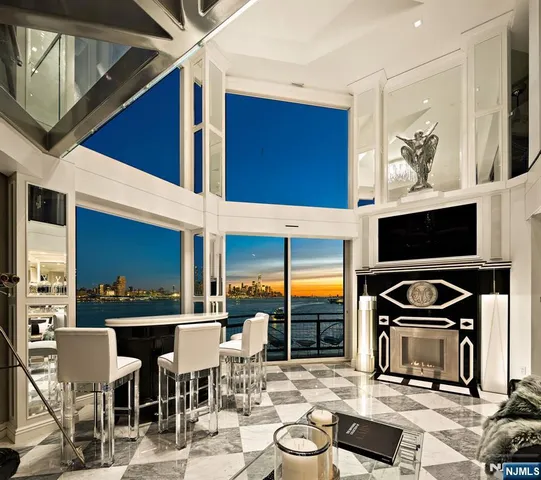$6,500,000 | 600 Harbor Boulevard, Unit 107981, Weehawken, NJ 07086