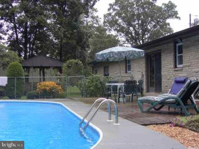 304 Trail Road Hummelstown, PA 17036 - Photo 2 of 5 Gallery Image 2
