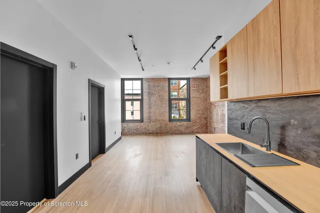 $1,695 | 117 Penn Avenue, Unit 105, Scranton, PA 18503