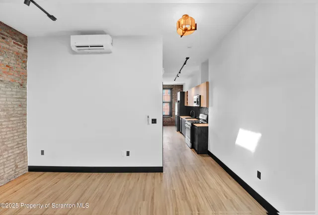 $1,695 | 117 Penn Avenue, Unit 105, Scranton, PA 18503