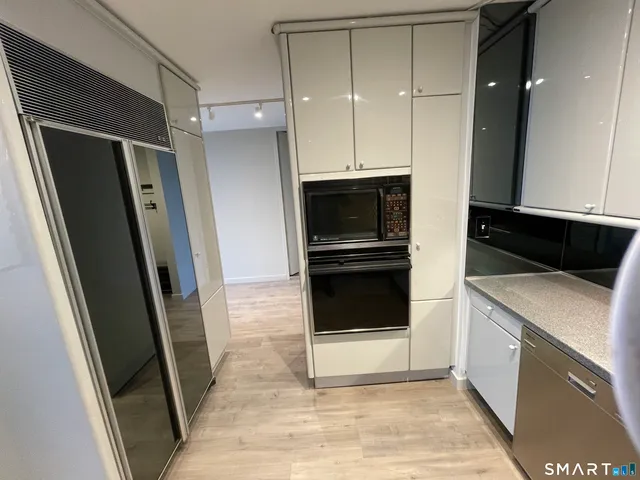 $459,000 | 1 Gold Street, Unit 13AB, Hartford, CT 06103