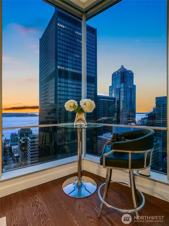 $895,000 | 909 5th Avenue, Unit 2301, Seattle, WA 98164