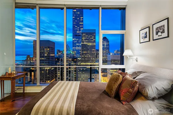 $895,000 | 909 5th Avenue, Unit 2301, Seattle, WA 98164