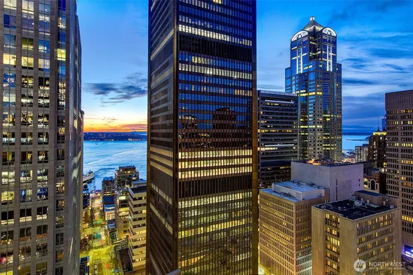 $895,000 | 909 5th Avenue, Unit 2301, Seattle, WA 98164