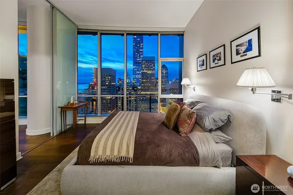 $895,000 | 909 5th Avenue, Unit 2301, Seattle, WA 98164