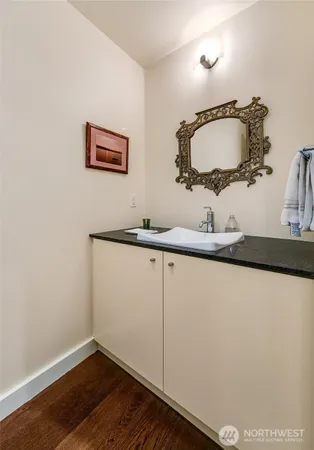 $895,000 | 909 5th Avenue, Unit 2301, Seattle, WA 98164