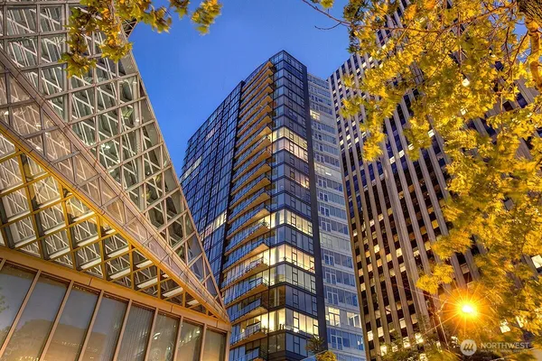 $895,000 | 909 5th Avenue, Unit 2301, Seattle, WA 98164
