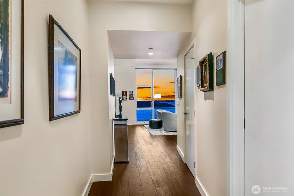 $895,000 | 909 5th Avenue, Unit 2301, Seattle, WA 98164