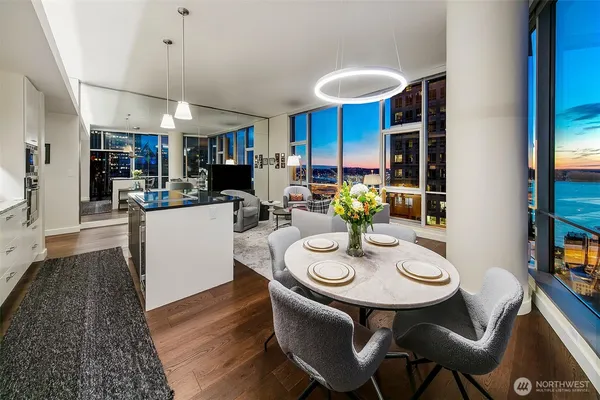 $895,000 | 909 5th Avenue, Unit 2301, Seattle, WA 98164