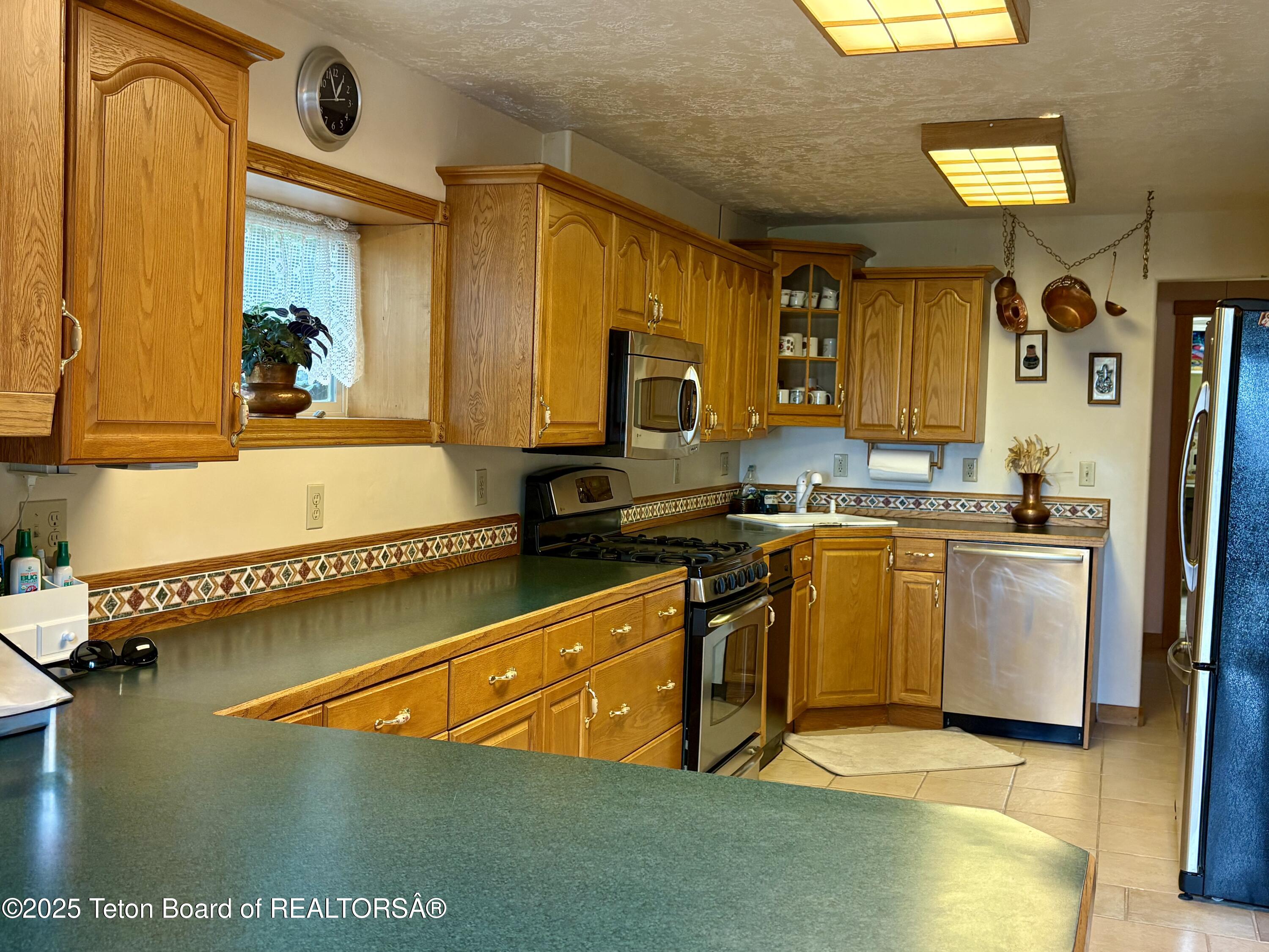 189 Choke Cherry Lane Irwin, ID 83428 - Photo 22 of 64 Kitchen