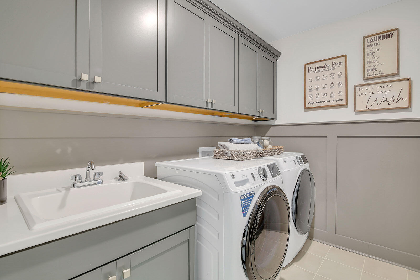 463 Rowley Lane Summerville, SC 29486 - Photo 27 of 51 Laundry Room