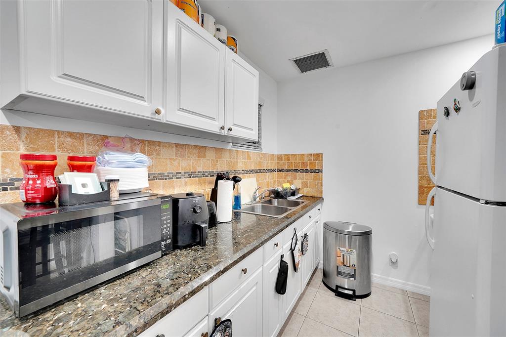 5715 Garfield Street Hollywood, FL 33021 - Photo 25 of 47 Apt 2